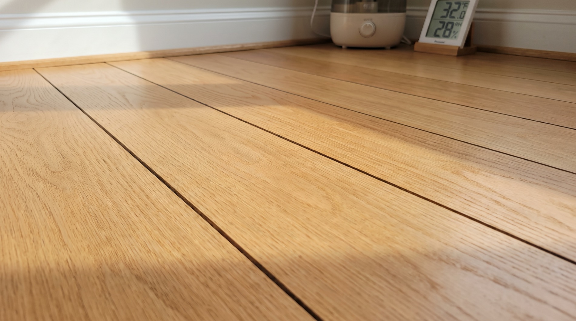 Hardwood Floor Gaps in Winter: DMV Installer Guide